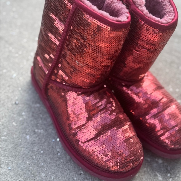 UGG Australia Sequin Sheepskin Boots Red - Picture 2 of 7